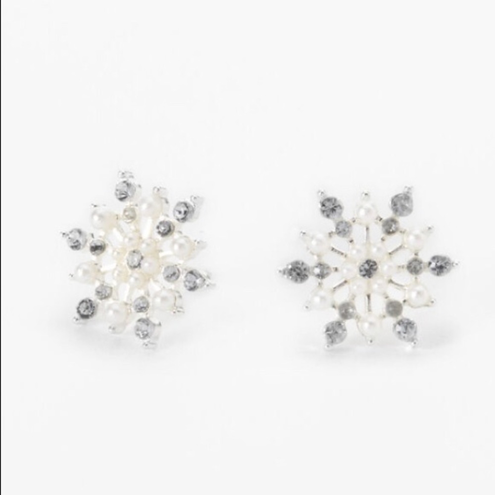 3/$15  Claire’s Snowflake Studs